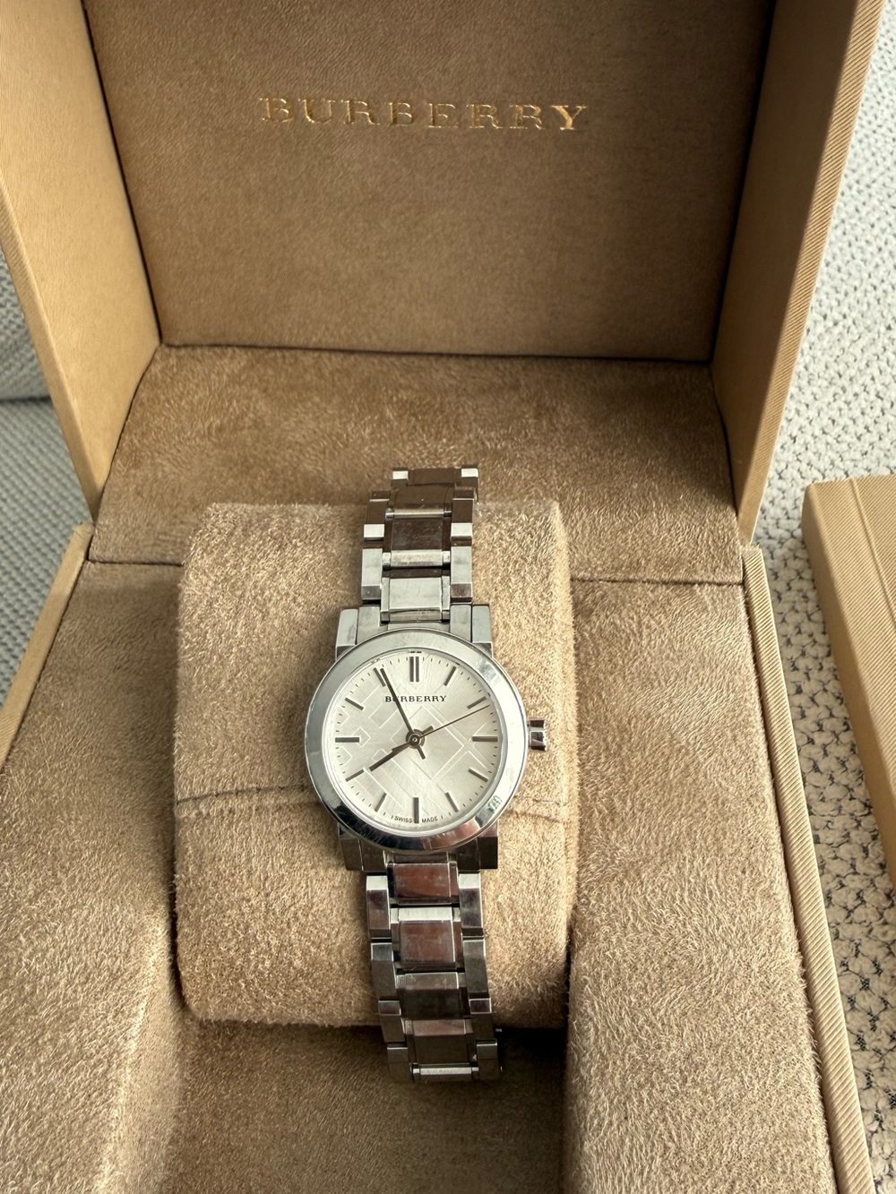 Burberry women’s Silver Stainless Steel Watch - Picture 10 of 15